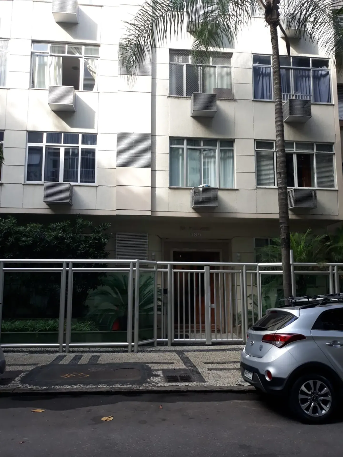 One-bedroom apartment with a home office in Rio de Janeiro — photo 27