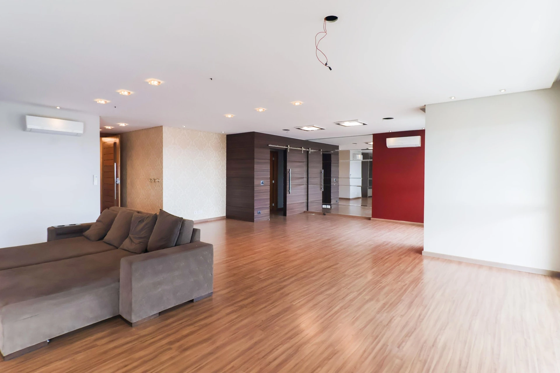 Furnished apartment, 266 m², with a bathtub — photo 15
