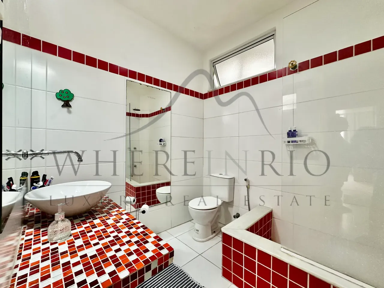 2-bedroom apartment with a bathtub in Rio de Janeiro — photo 13