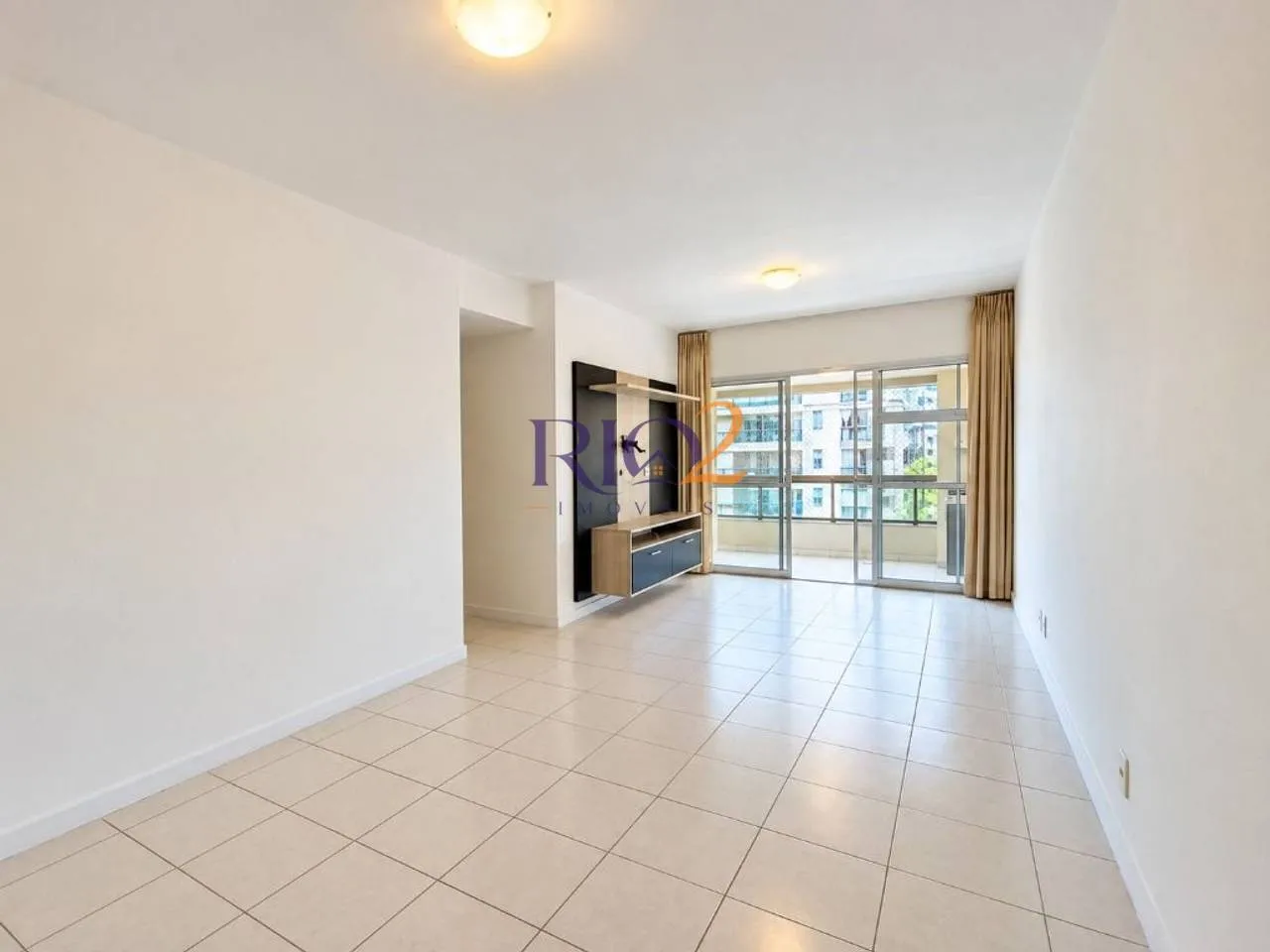 Glass-enclosed balcony in a 3-bedroom apartment, 96 m² — photo 11