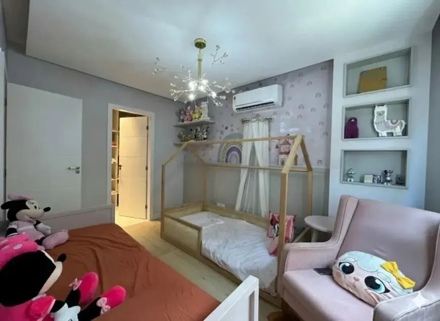 Furnished house with 4 bedrooms and an open-plan kitchen — photo 16