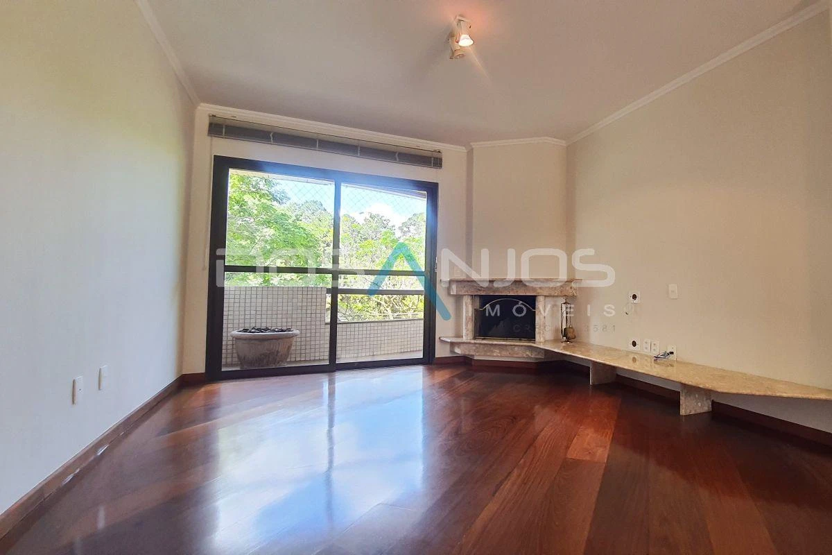 Furnished apartment with 4 bedrooms and 270 m² — photo 19