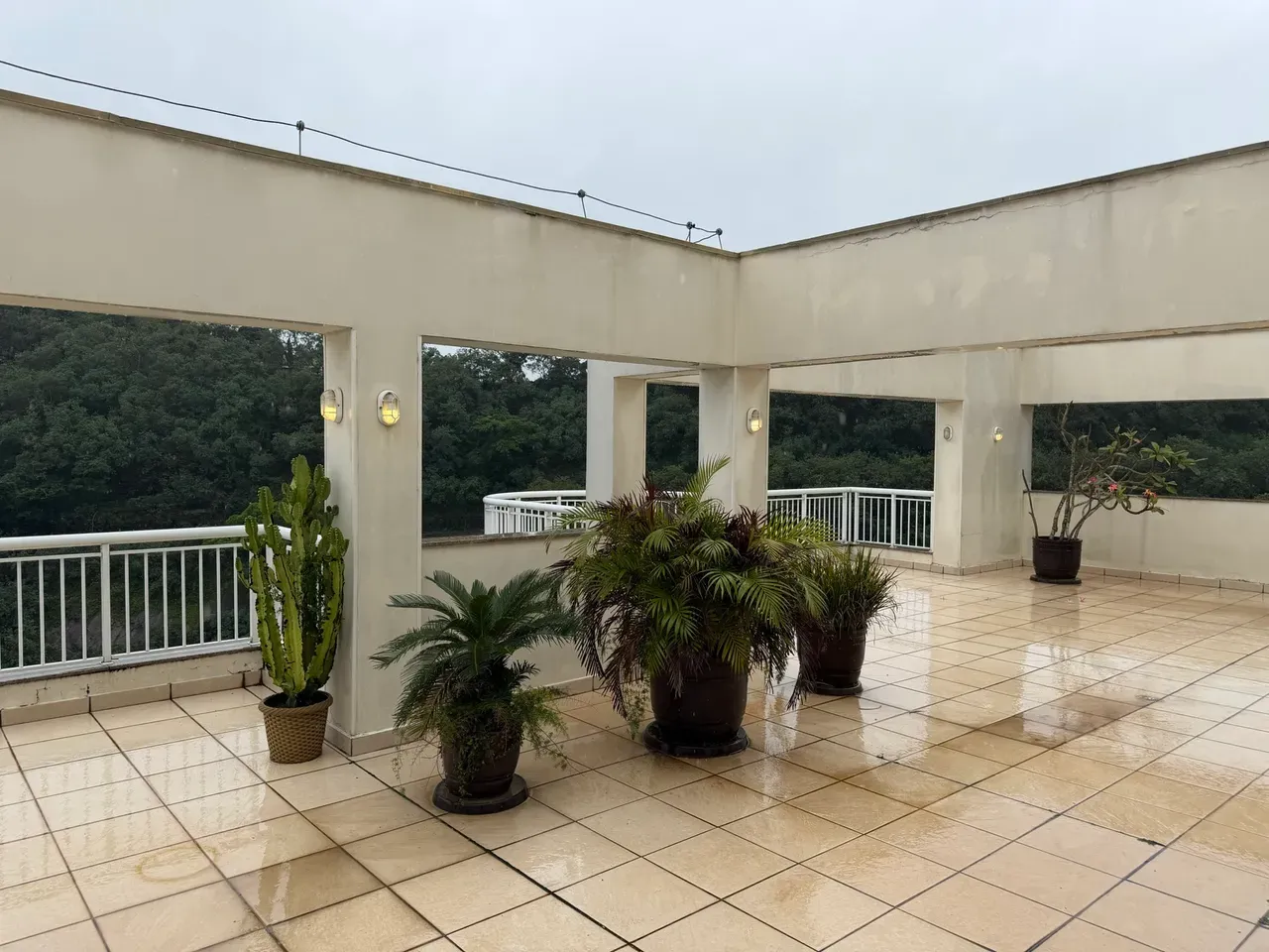 2-bedroom apartment with a water view — photo 9
