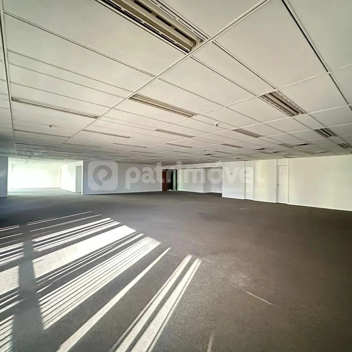 Unfurnished corporate apartment with 6 bathrooms — photo 5