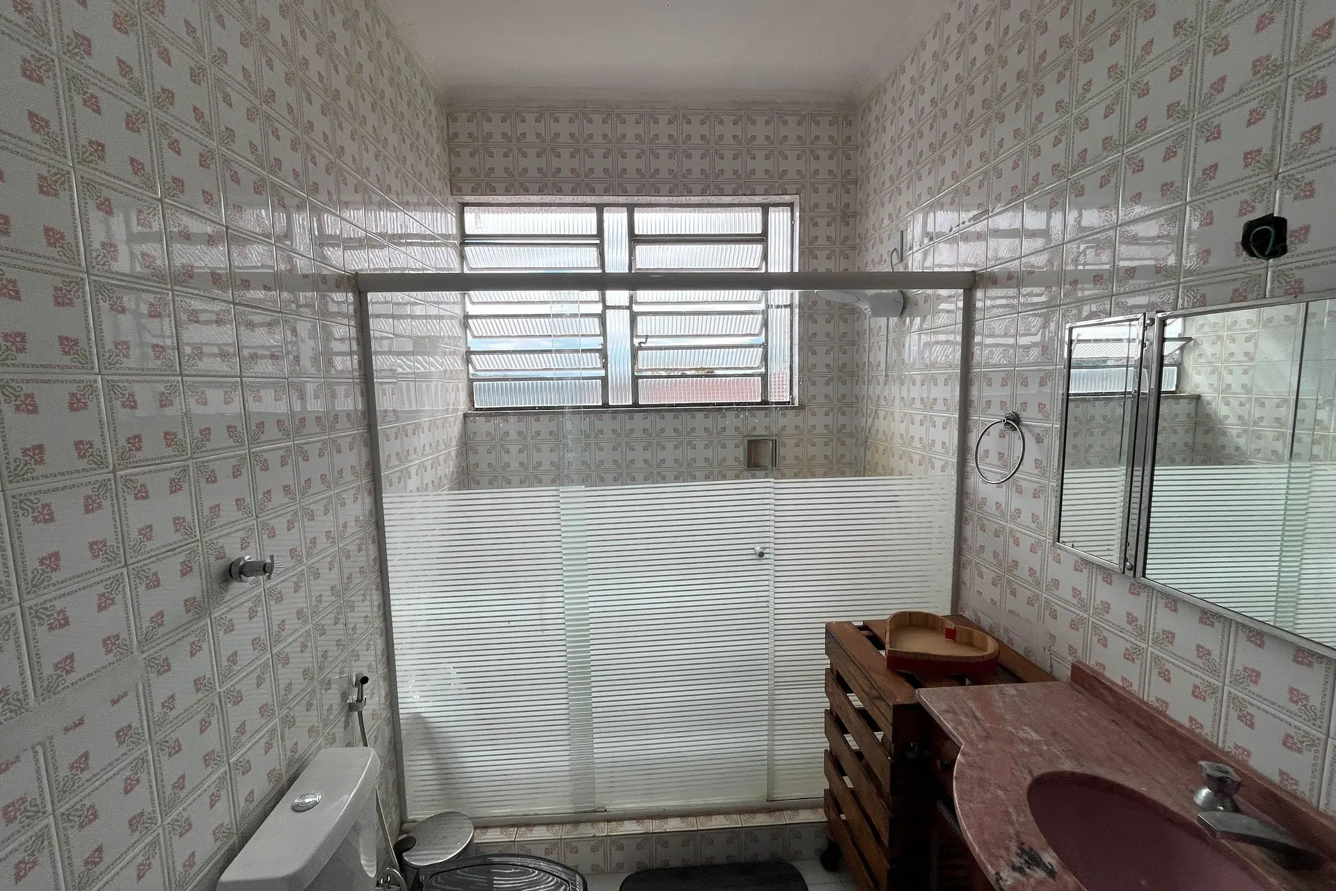 Furnished 1-bedroom apartment that allows pets — photo 11