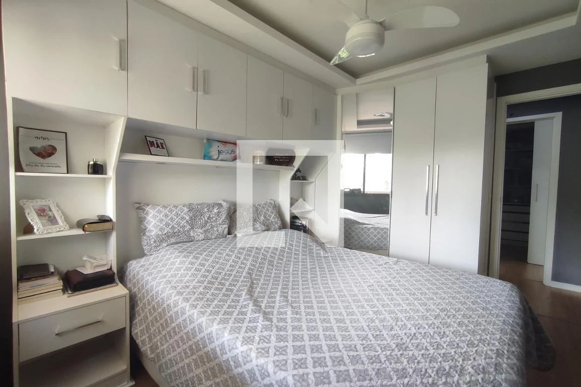 Apartamento de 89 m² com janelas do piso ao teto e closet — photo 36