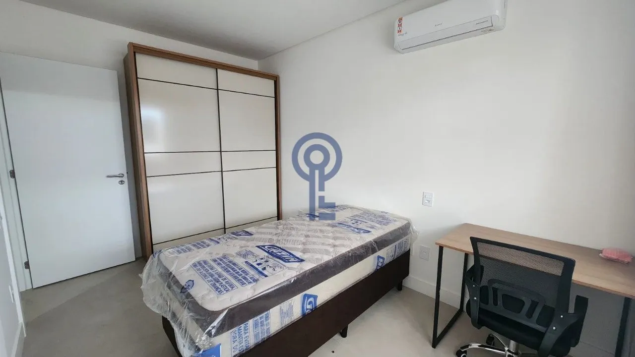 Furnished 59 m² studio with open-plan kitchen and electric stove — photo 3