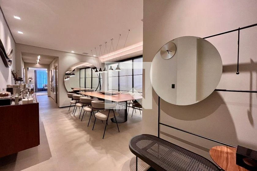 Apartamento de 150 m² com closet e janelas do piso ao teto — photo 3