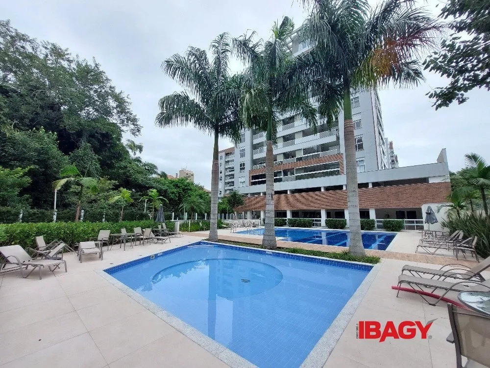 3-bedroom apartment with a grill on the balcony — photo 48