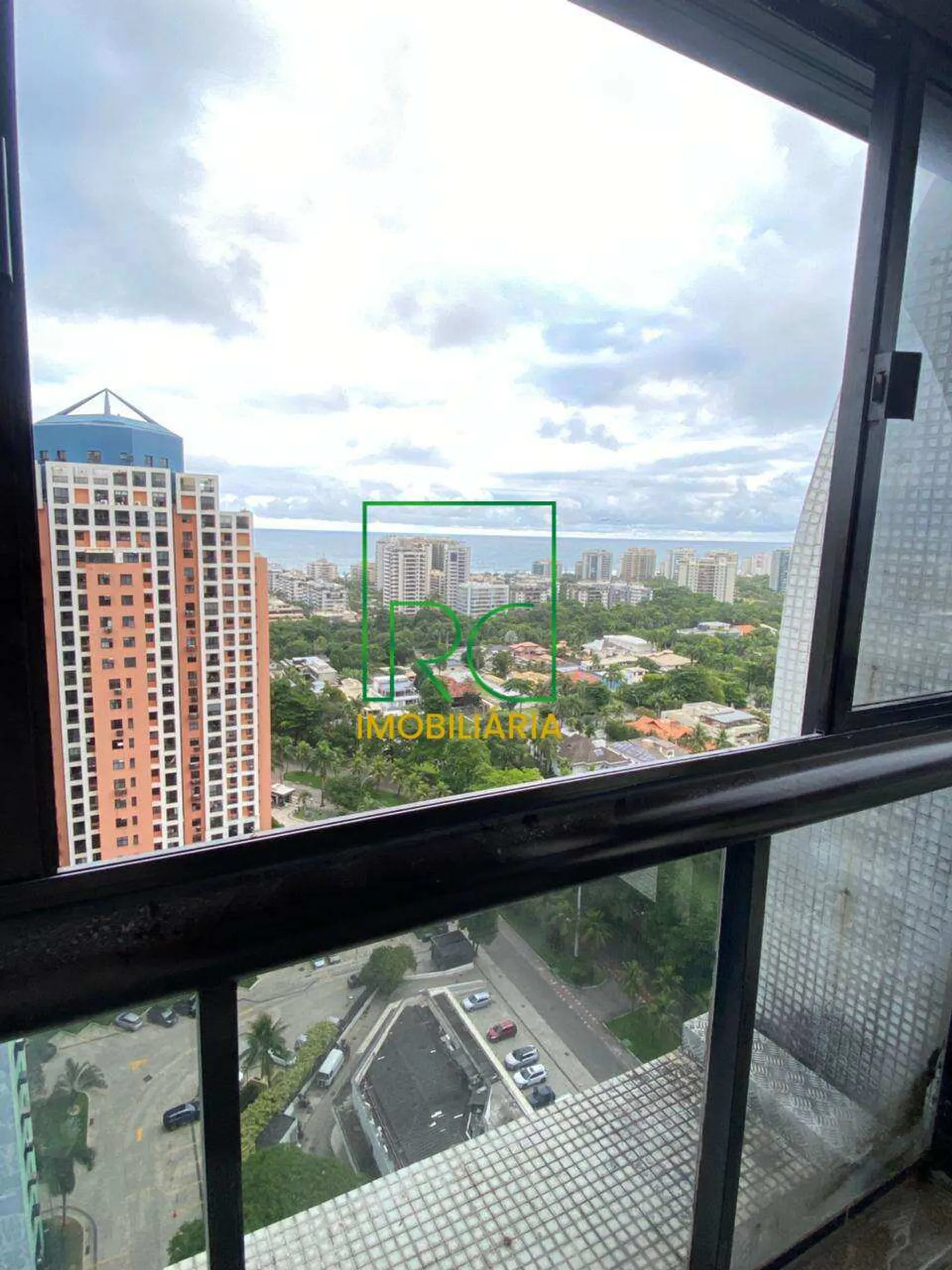 Unfurnished apartment with 3 bedrooms and water view — photo 38