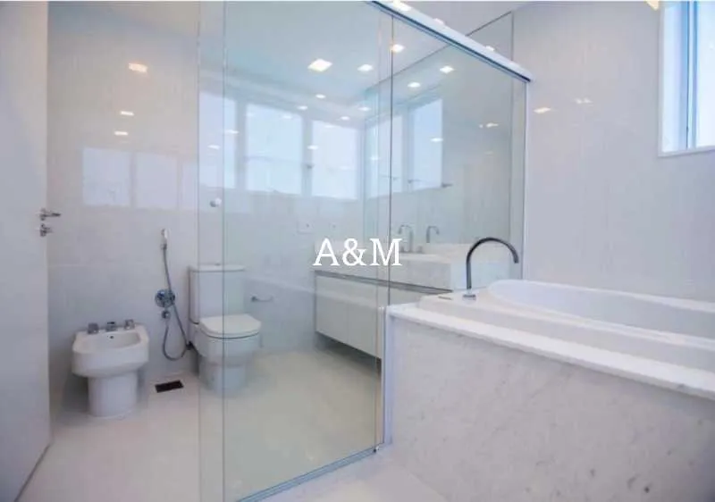 Furnished apartment with 4 bedrooms and 5 bathrooms — photo 8