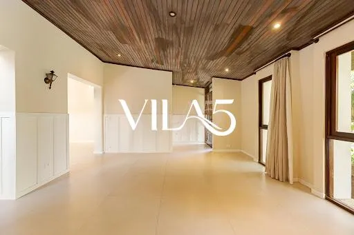 3-bedroom house with a bathtub in Curitiba — photo 7