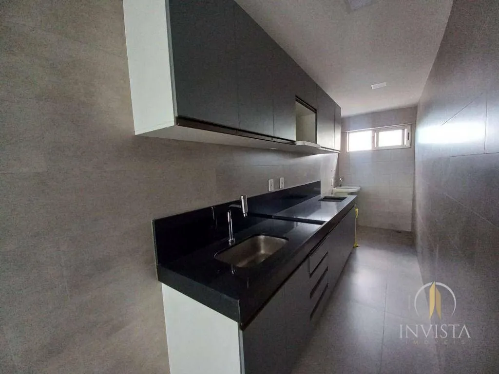 4 en-suite apartment with a balcony, 145 m² — photo 24