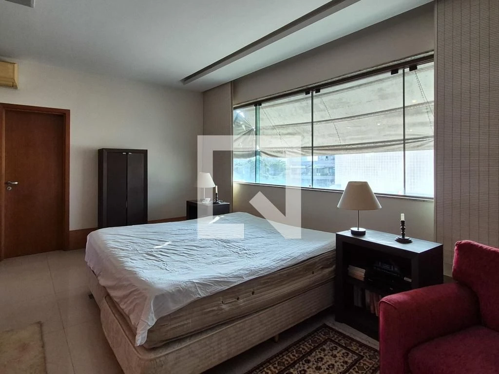 Furnished apartment with 5 en-suite bedrooms and terrace — photo 69