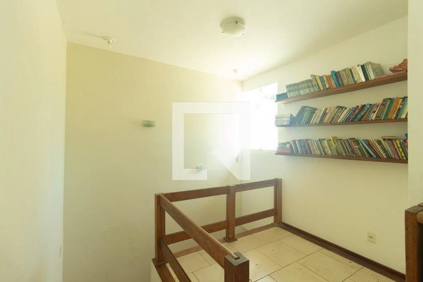 Casa de 197 m² com espaço de home office e closet — photo 2