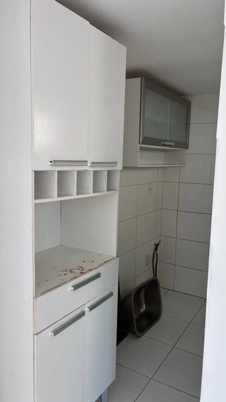 Apartamento de 2 quartos em condomínio com piscina
