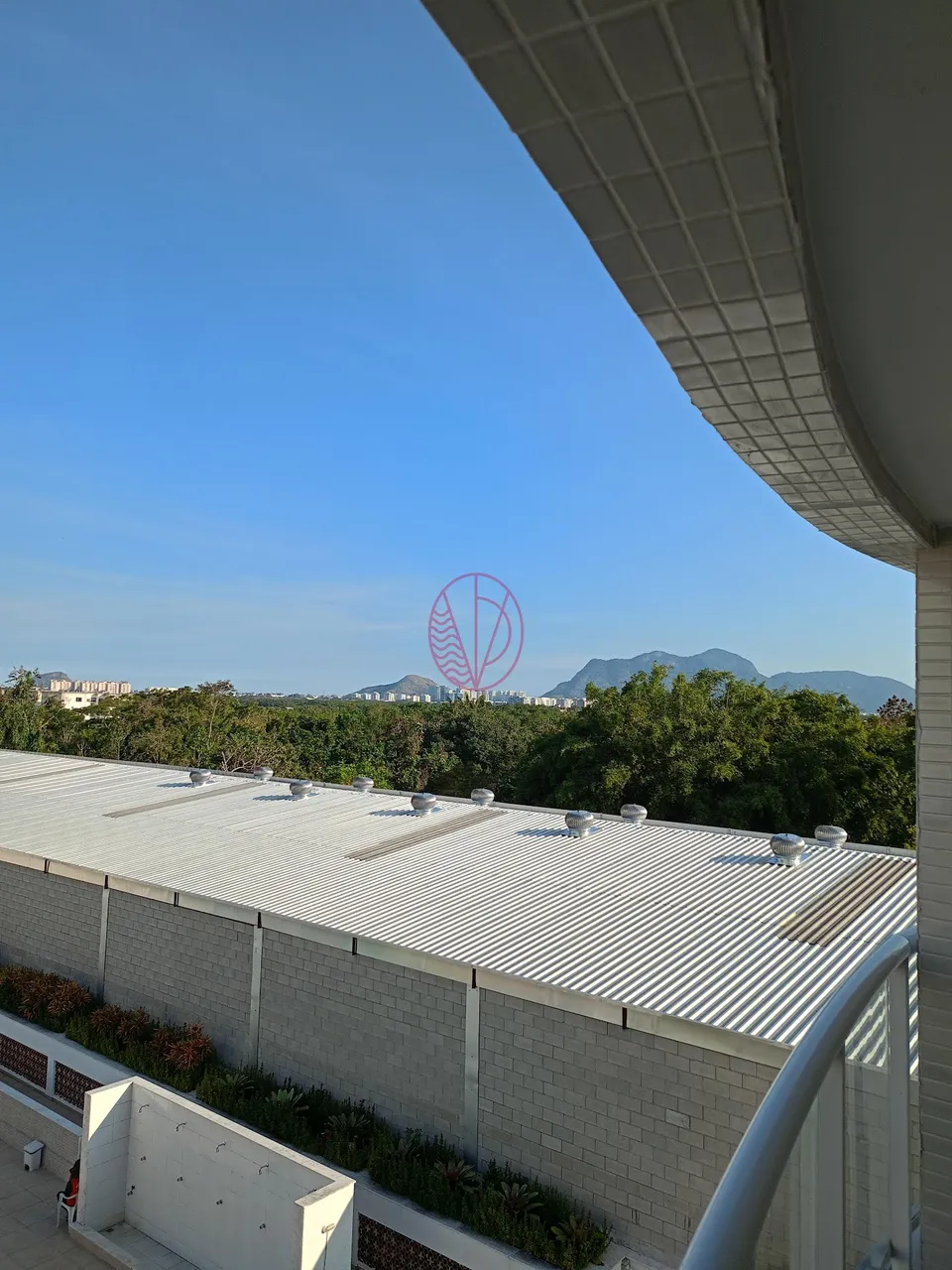 1-bedroom apartment with mountain views and balcony — photo 8