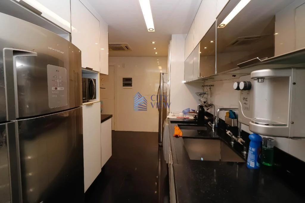 Dishwasher in a 4-bedroom apartment, 280 m² — photo 11