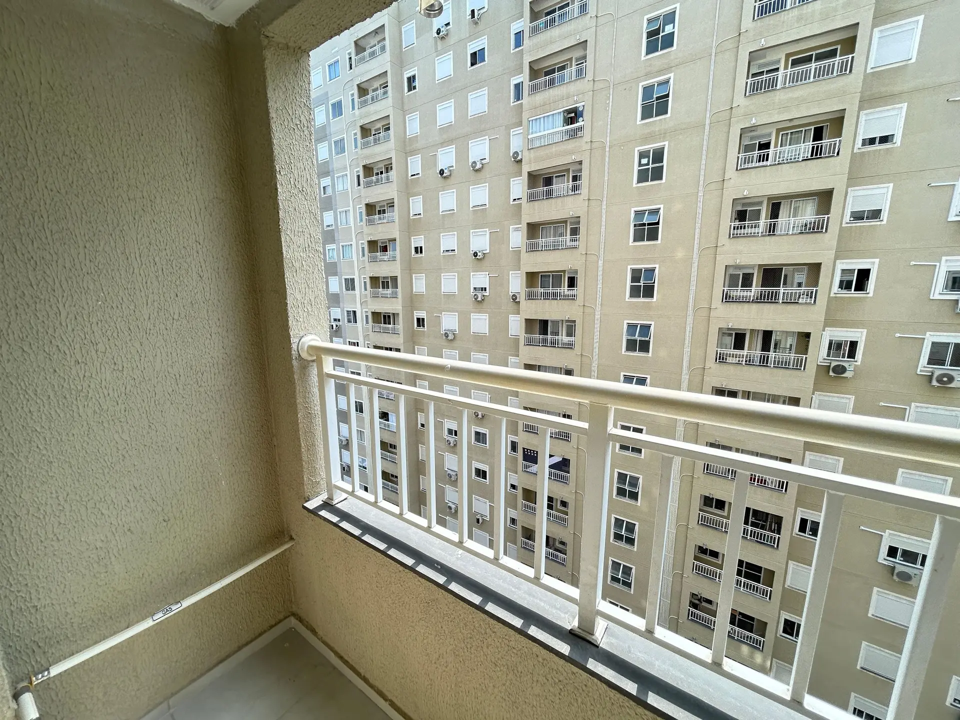 Квартира з 2 спальнями, у будинку є басейн — photo 31