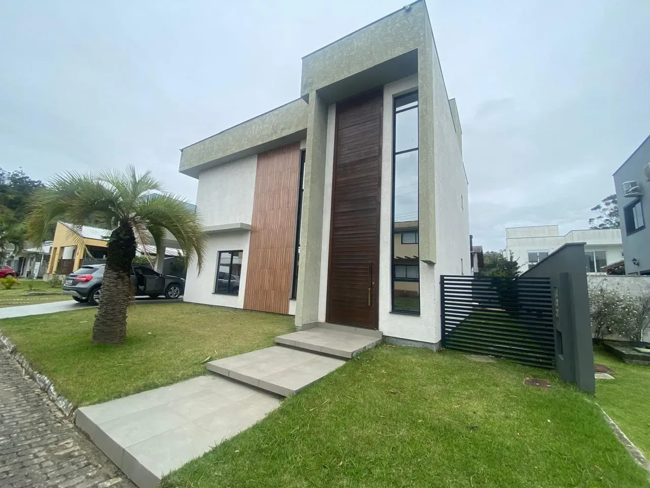 240 m² house with a garden and a bathtub — photo 9