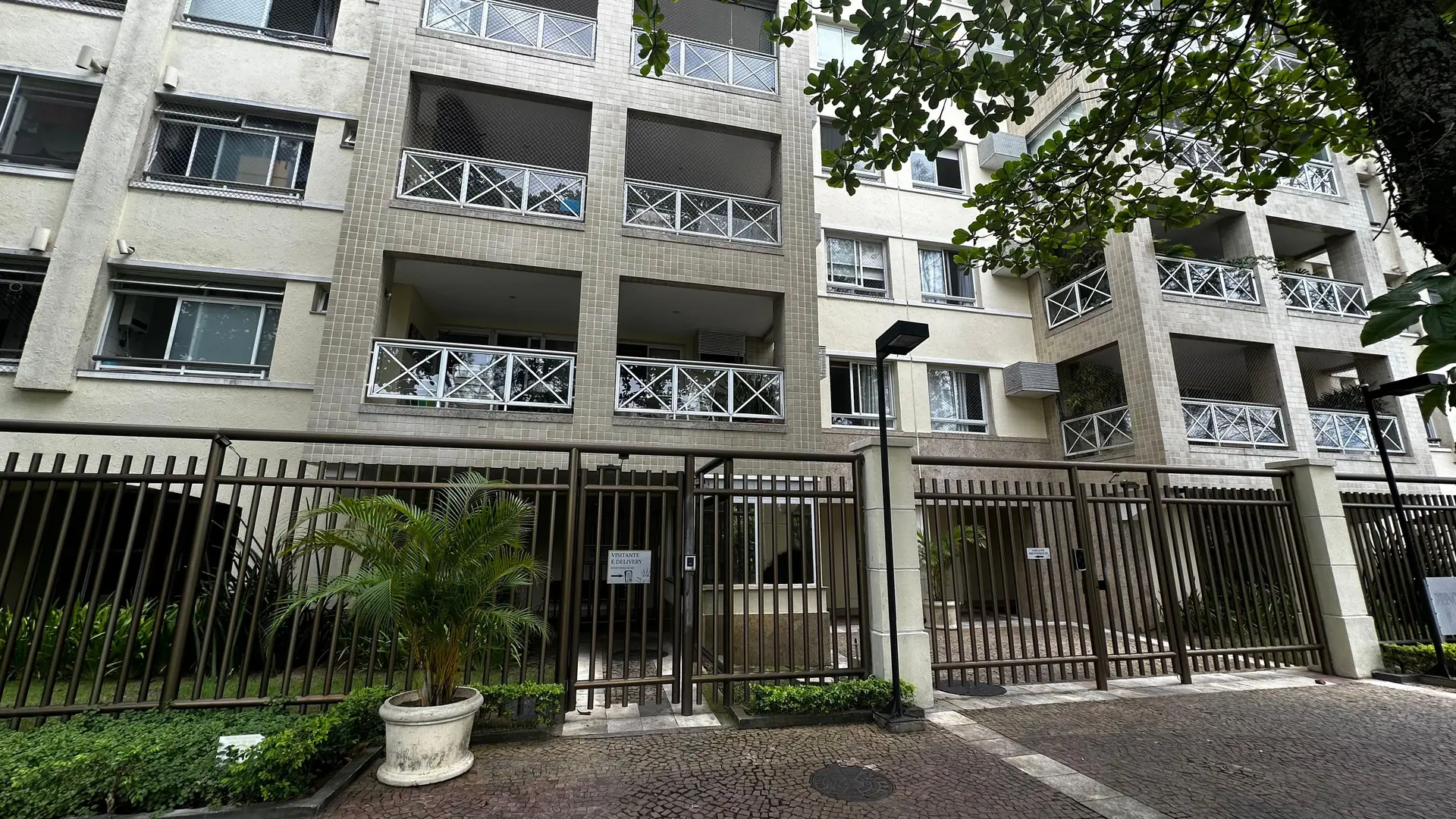 Furnished apartment with 2 bedrooms and a balcony — photo 39