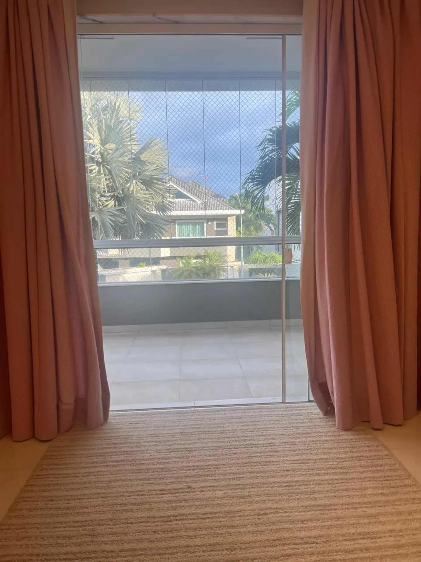 Furnished house with 5 en-suite bedrooms and 630 m² — photo 63