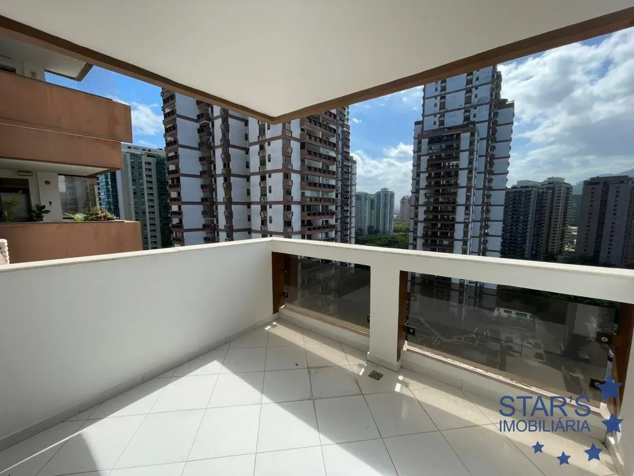 1-bedroom apartment with balcony and city-view outlook — photo 11