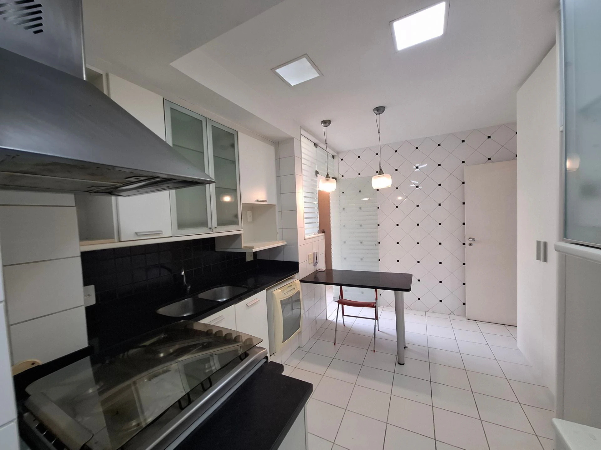 Floor-to-ceiling windows in a 3-bedroom apartment, 150 m² — photo 30
