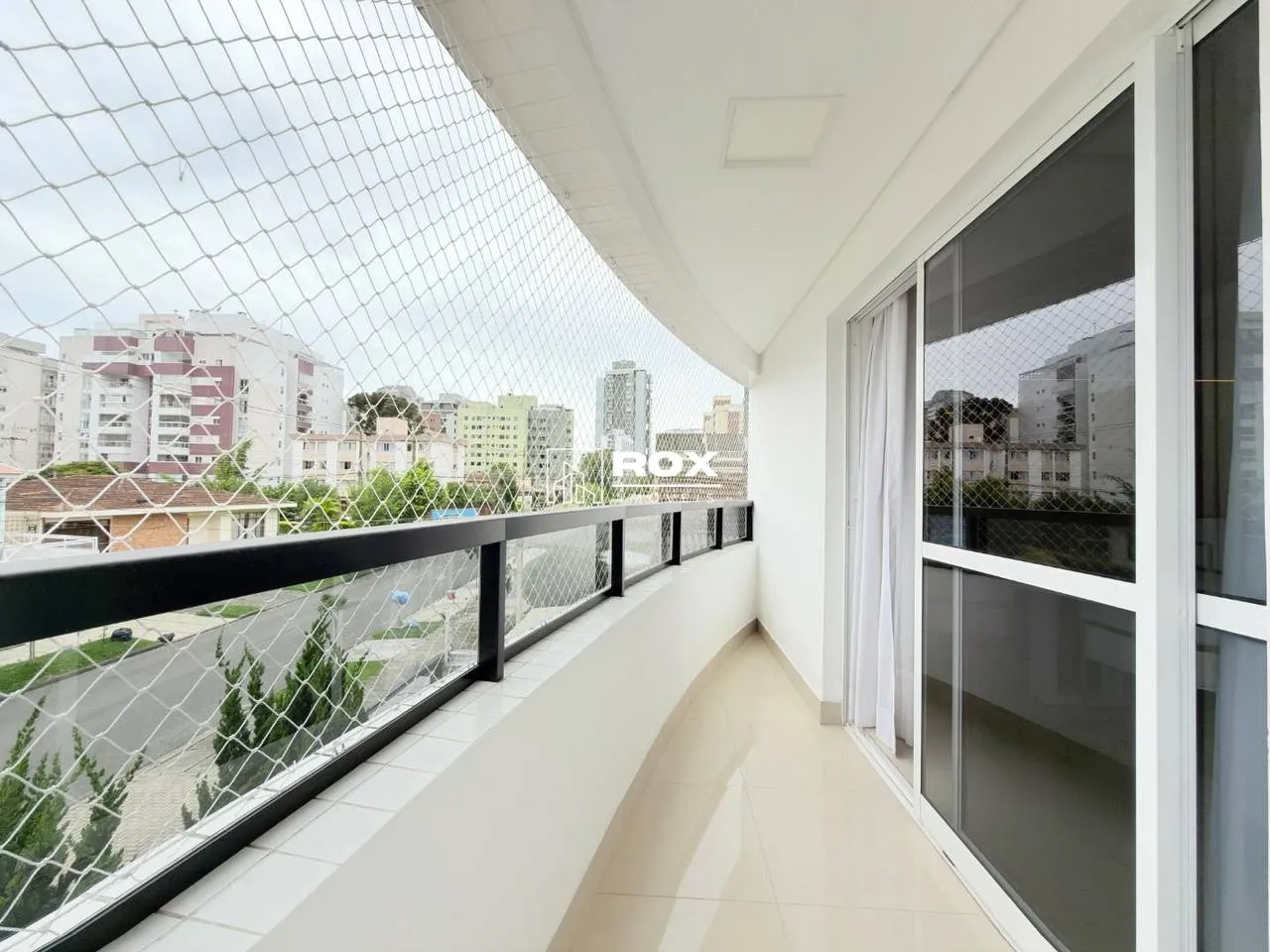 3-bedroom apartment with a jacuzzi in Curitiba — photo 14