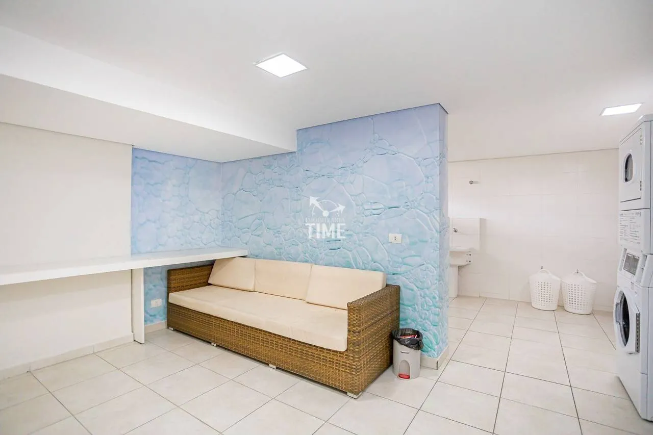 Wood or laminate floors in a 3-bedroom apartment, 78 m² — photo 42