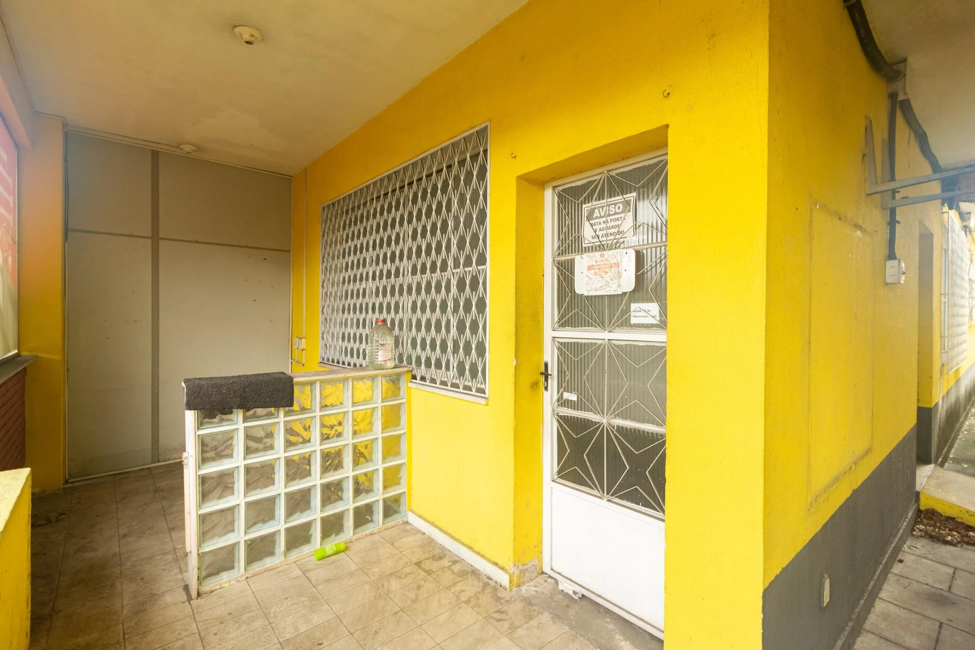 4-bedroom rental house with private garden and parking — photo 35