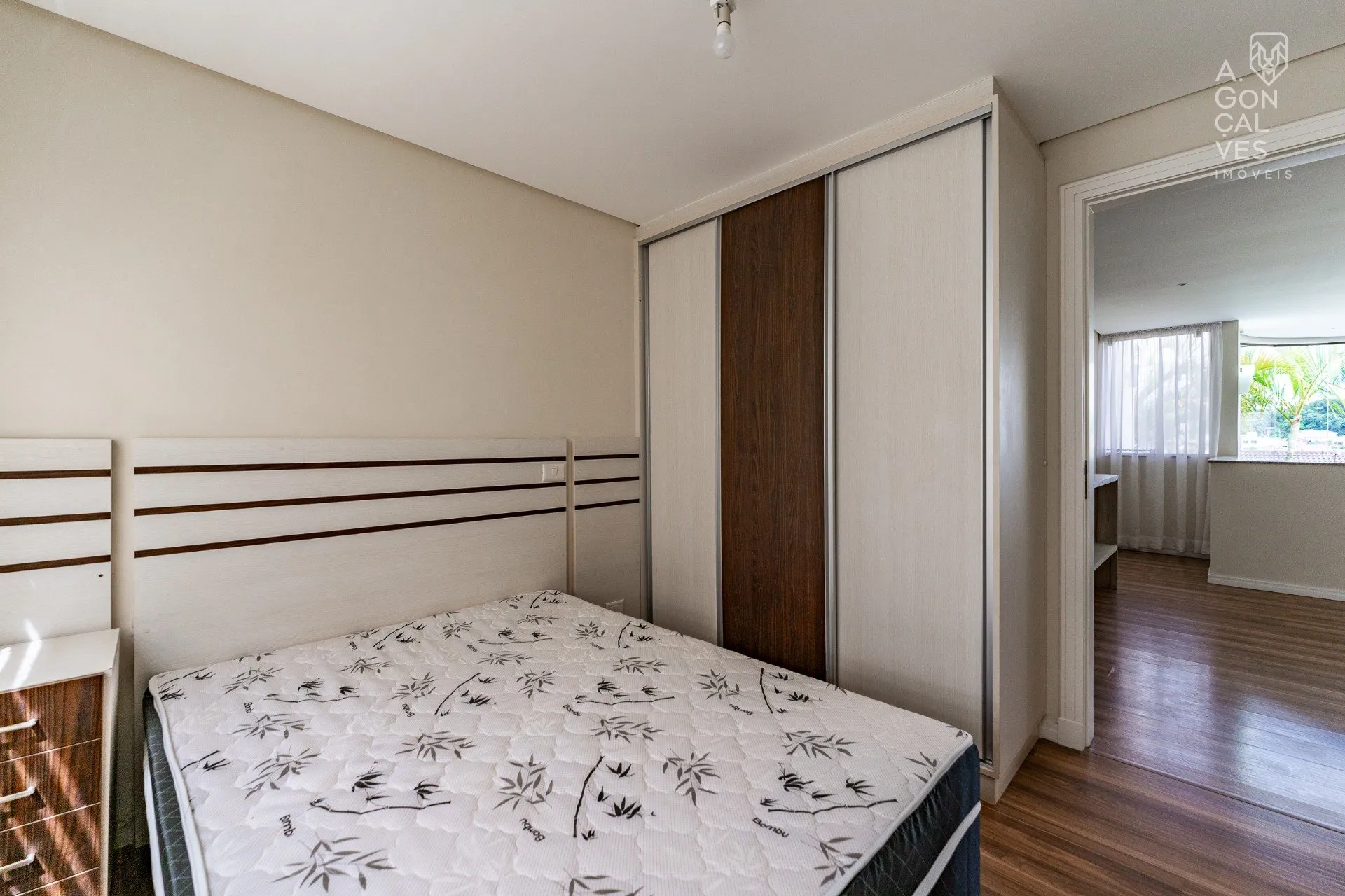 Unfurnished house with 4 bedrooms and 5 bathrooms — photo 19