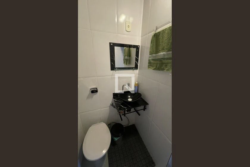 Furnished 1-bedroom apartment with a compact kitchenette — photo 4