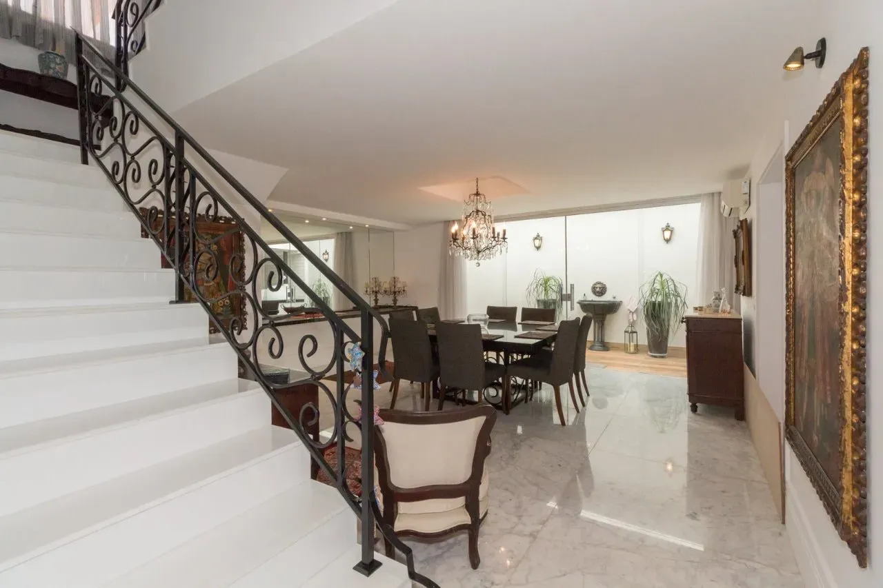 Furnished house with 5 bedrooms and 5 bathrooms — photo 18