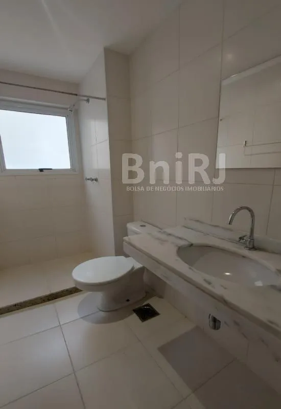 3-bedroom apartment in a building with a pool — photo 19