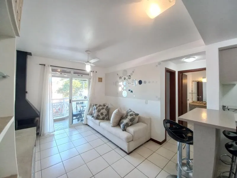 2-bedroom apartment with a water view