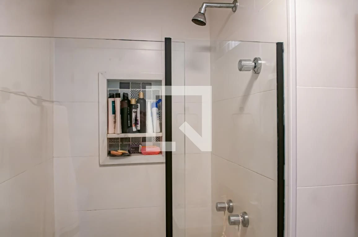 Walk-in closet in a 3-bedroom apartment, 130 m² — photo 10