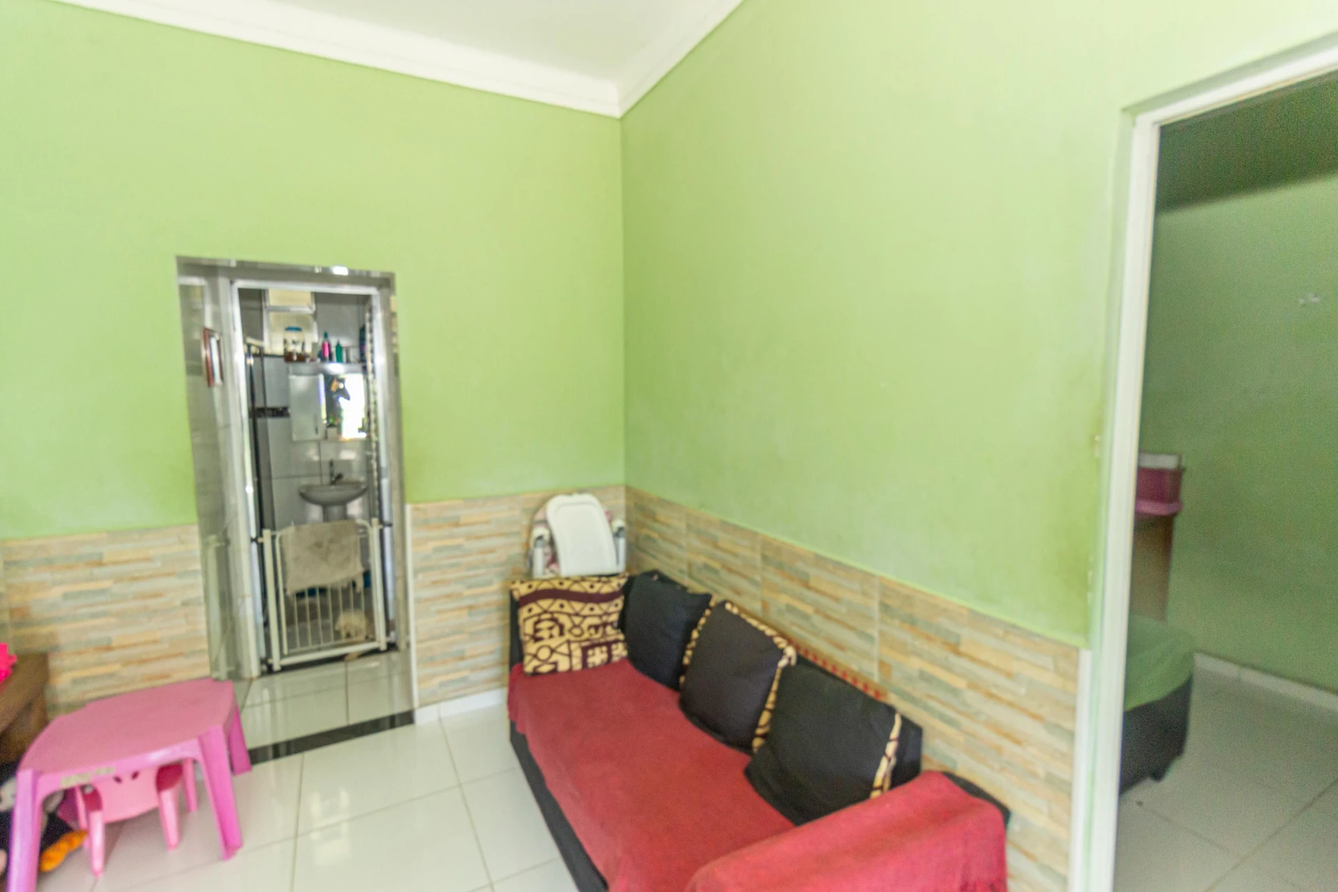 Furnished 2-bedroom apartment with gas stove kitchen