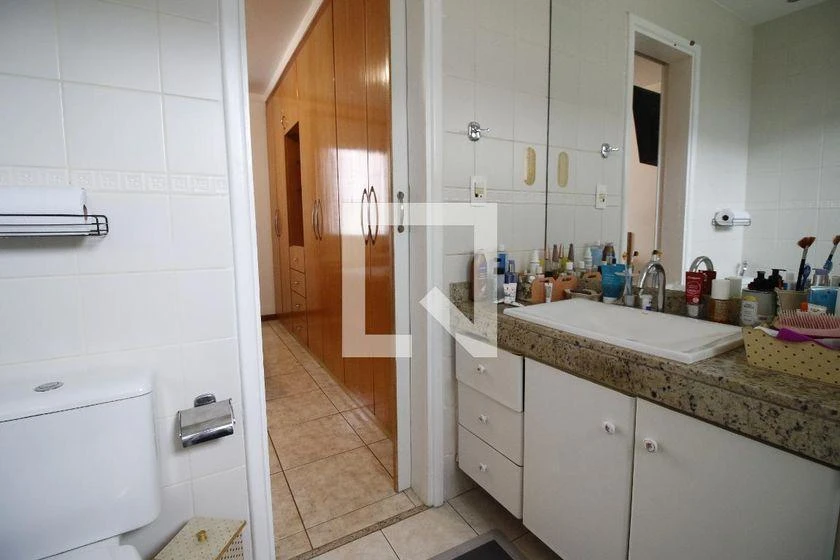 3-bedroom rental apartment with an enclosed balcony — photo 18