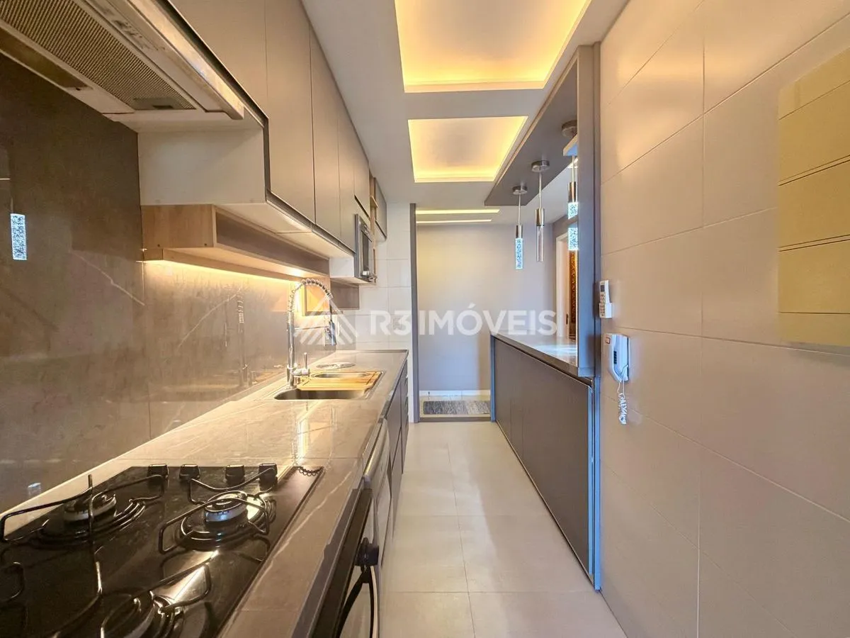 Floor-to-ceiling windows in a 3-bedroom apartment, 160 m² — photo 18