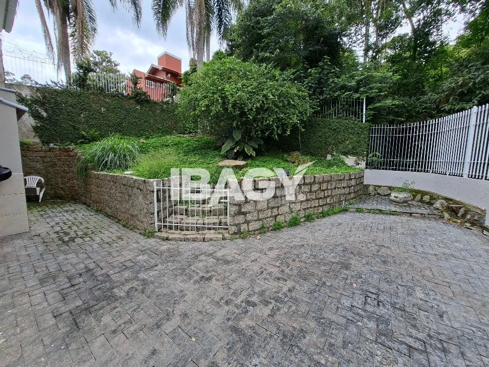 Furnished house with 3 bedrooms and a spacious balcony — photo 12
