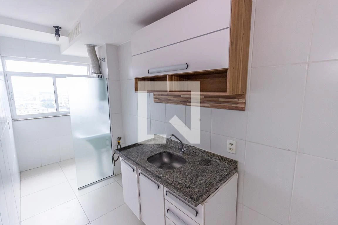 Furnished 2-bedroom apartment with 1 bath and parking — photo 2