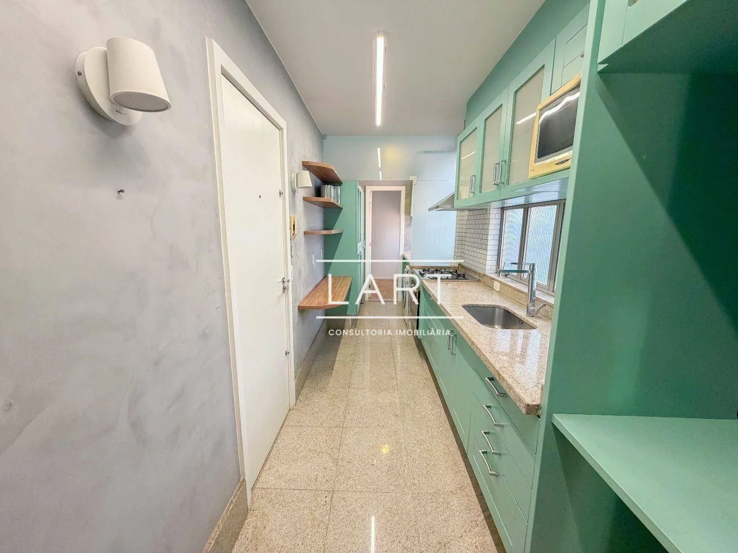 Duplex-style apartment with 2 bedrooms and balcony grill — photo 22