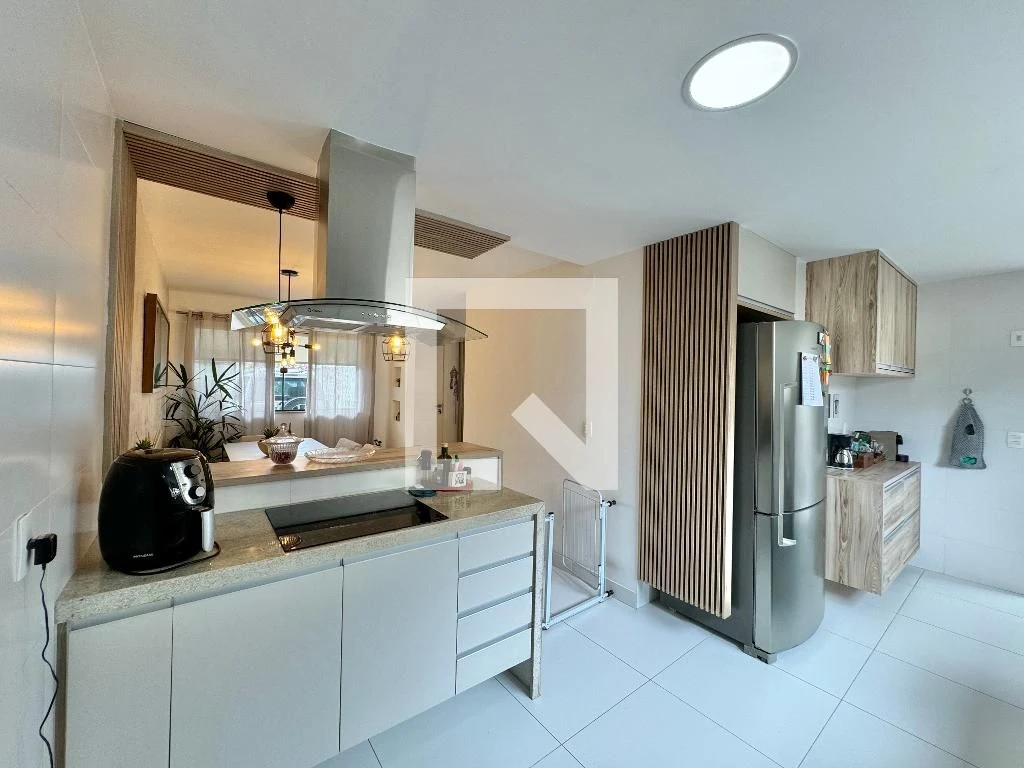 138 m² house with a home office and a walk-in closet — photo 16
