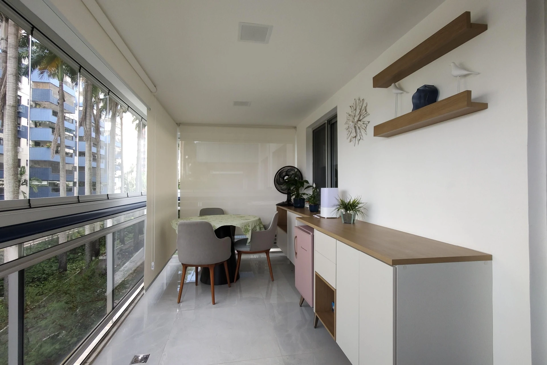 3-bedroom apartment with a walk-in closet — photo 25