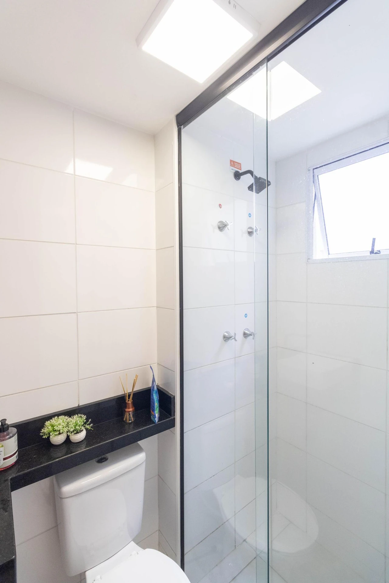 2-bedroom apartment in a building with a gym — photo 45