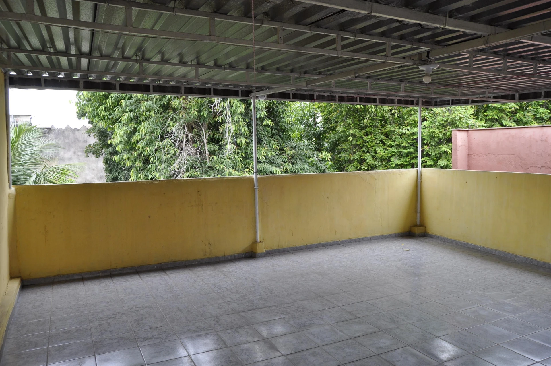 Garden in a 2-bedroom house, 50 m² — photo 7