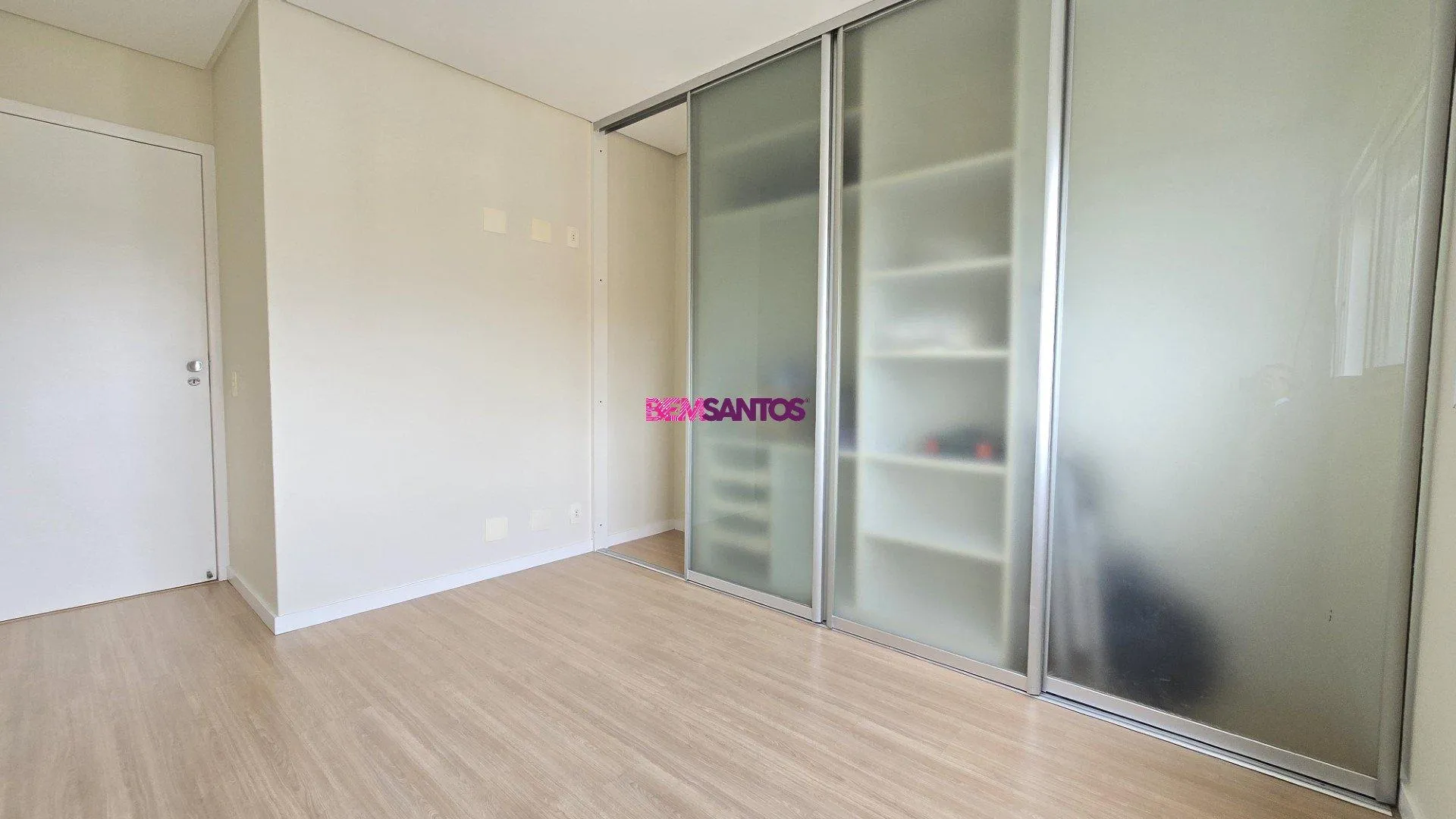 3-bedroom apartment with a water view in Florianópolis — photo 17