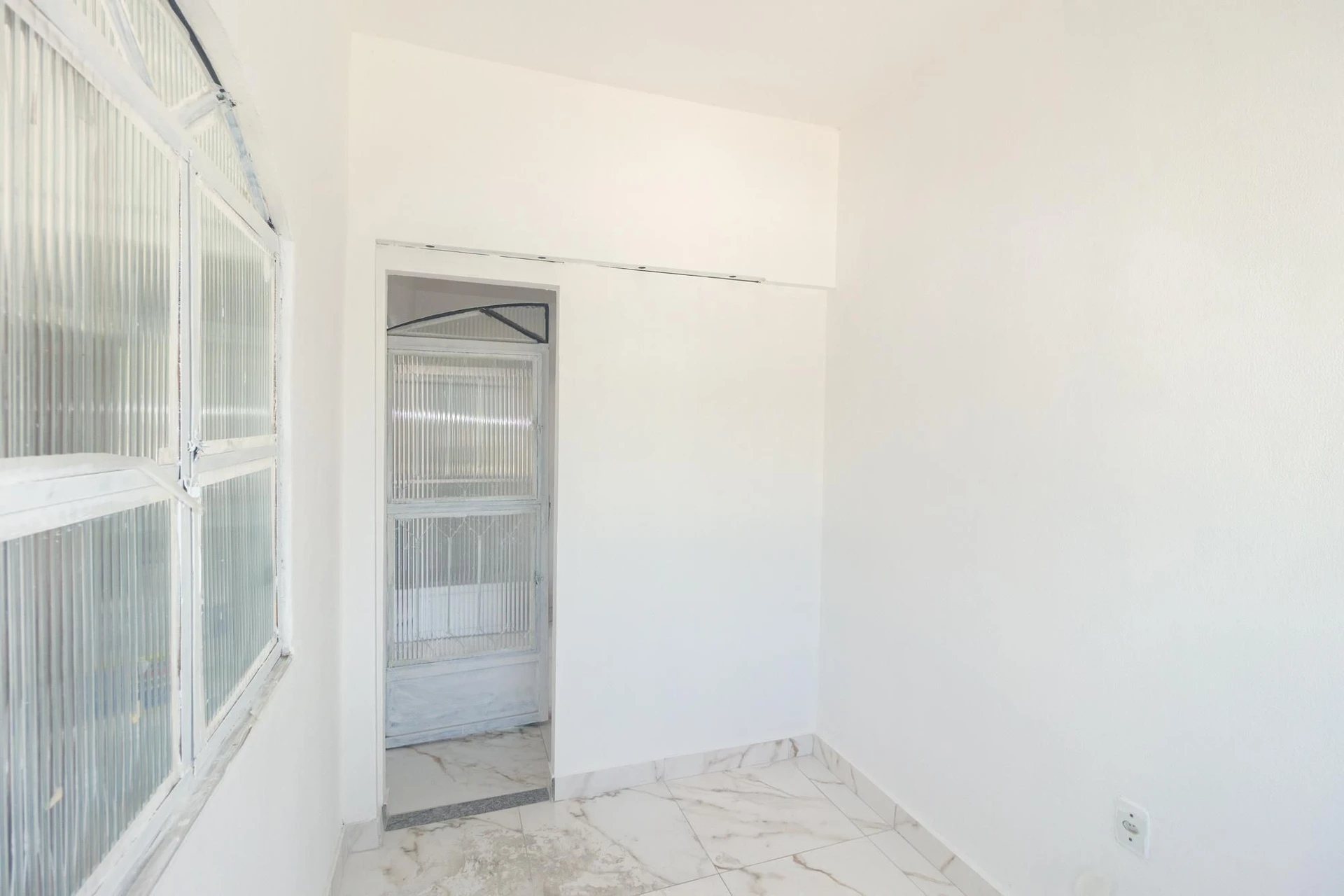 House, 80 m², with a grill on the balcony — photo 32