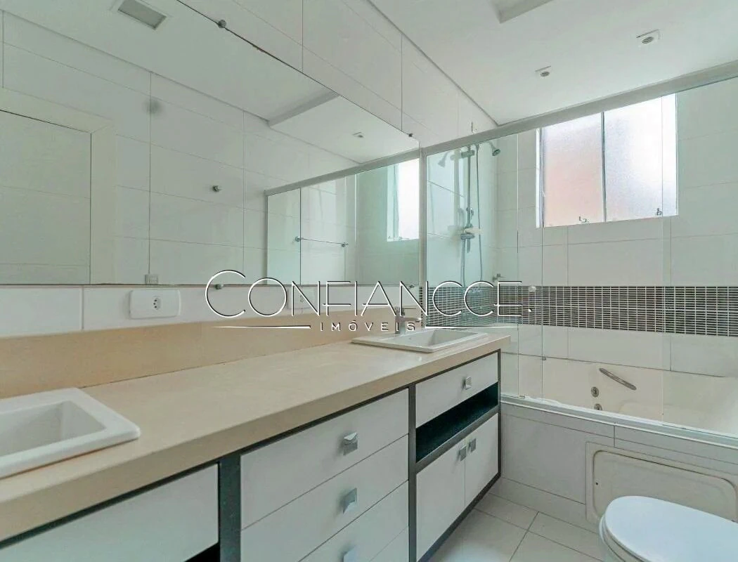 Furnished house, 350 m², with floor-to-ceiling windows — photo 22